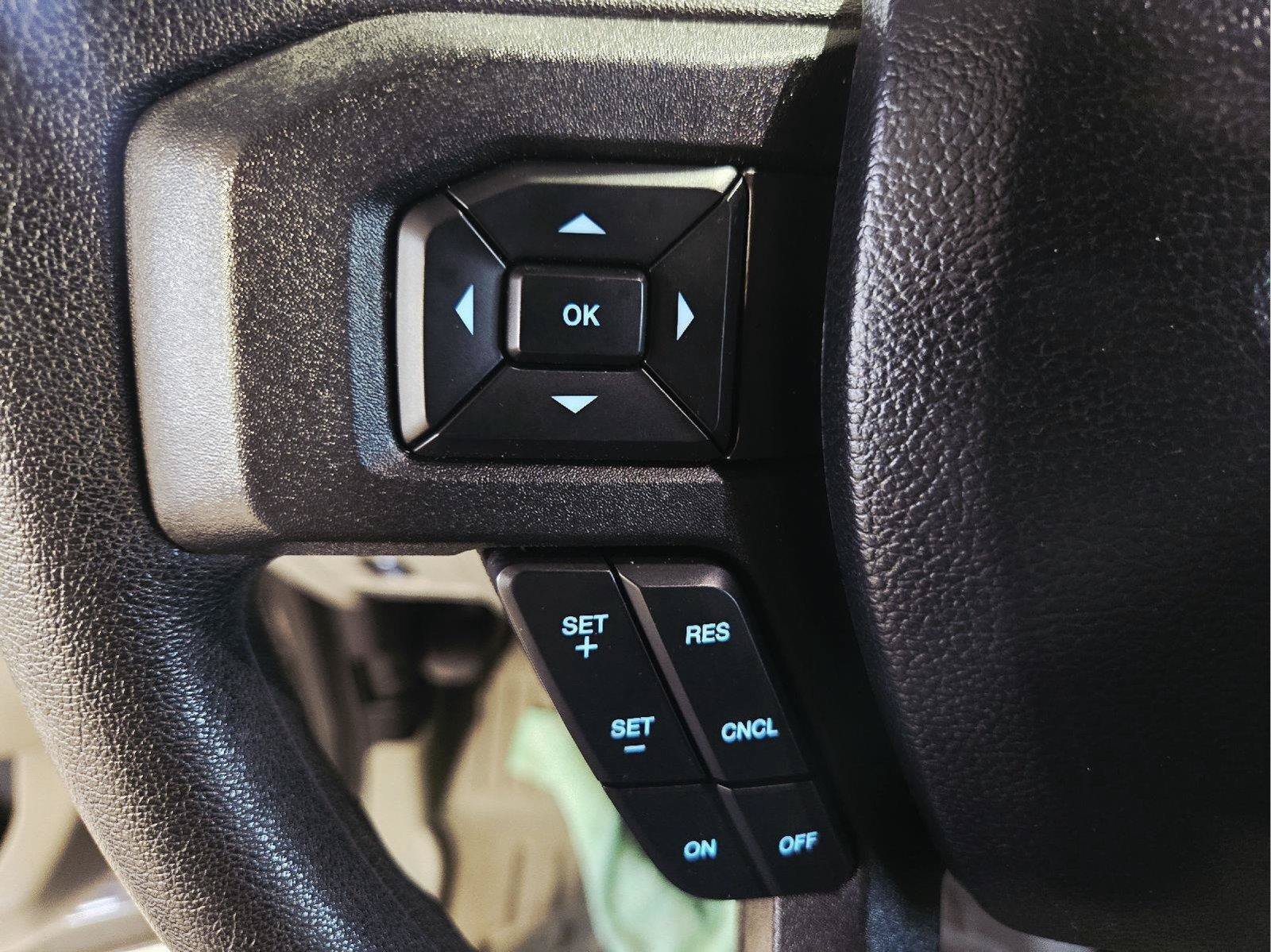 Used 2020 Ford F350 XLT w/ XLT Premium Package AWD/4WD image 32