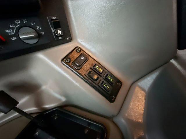 Used 2003 HUMMER H1 4-Door Open Top AWD/4WD image 49