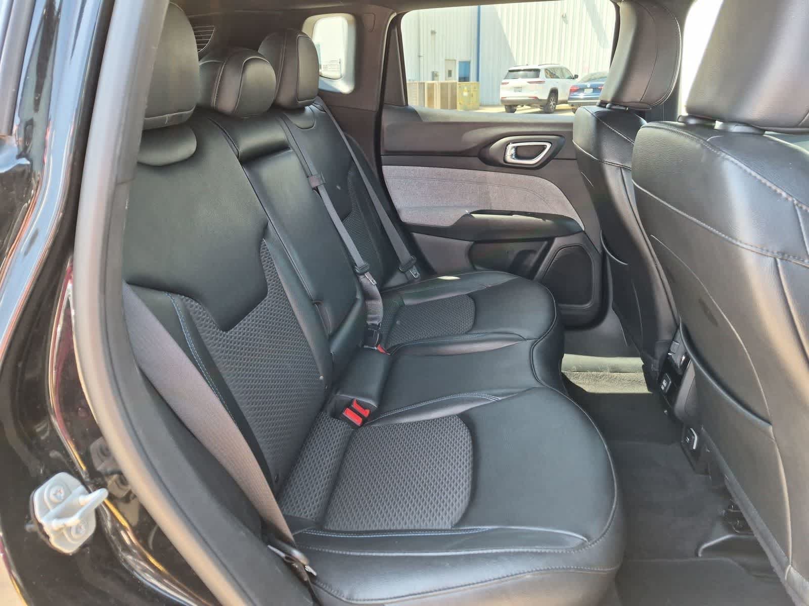 Used 2024 Jeep Compass Latitude AWD/4WD image 25