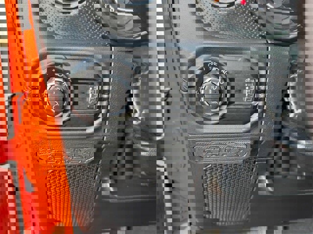 Used 2025 Jeep Gladiator Rubicon image 18