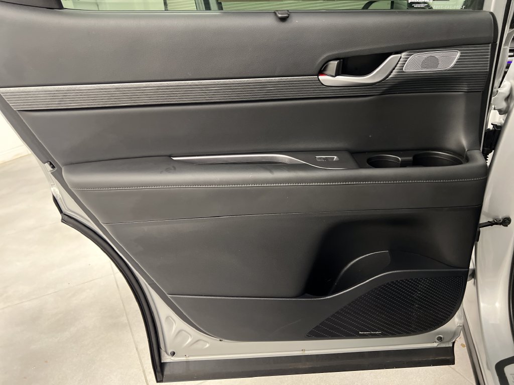 Used 2024 Hyundai Palisade Limited AWD/4WD image 23
