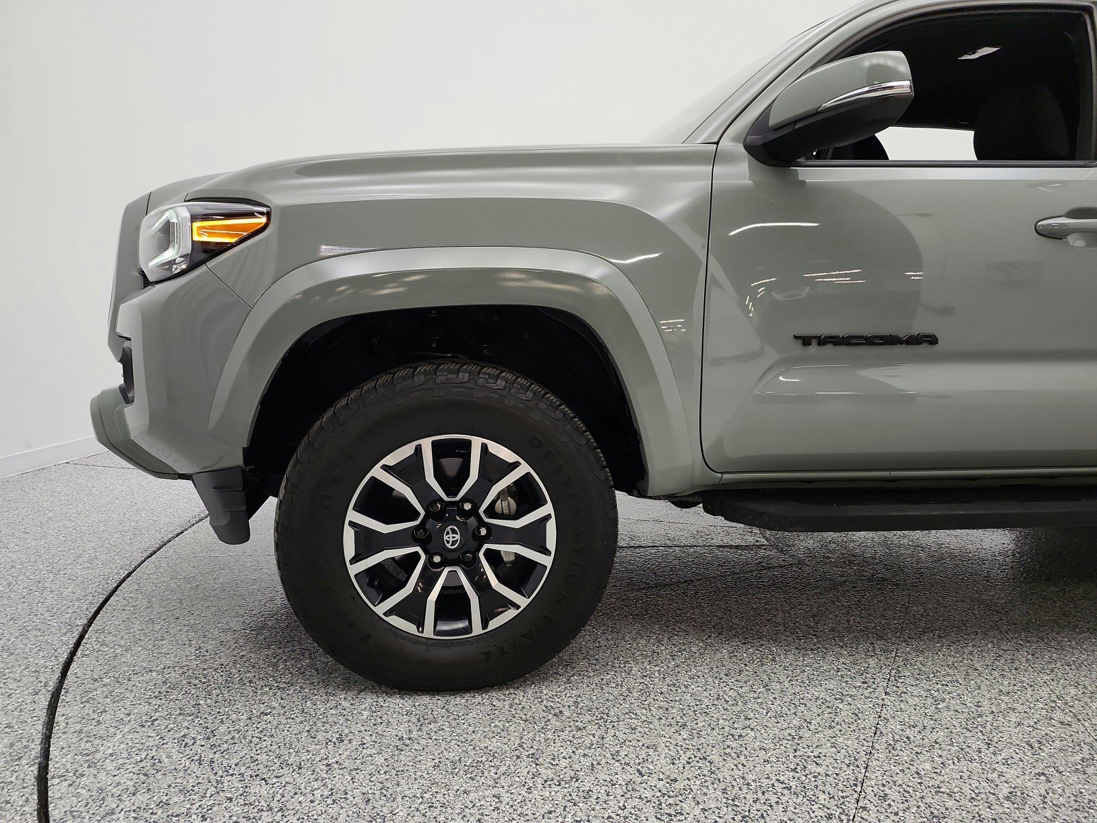 Used 2023 Toyota Tacoma TRD Sport AWD/4WD image 27