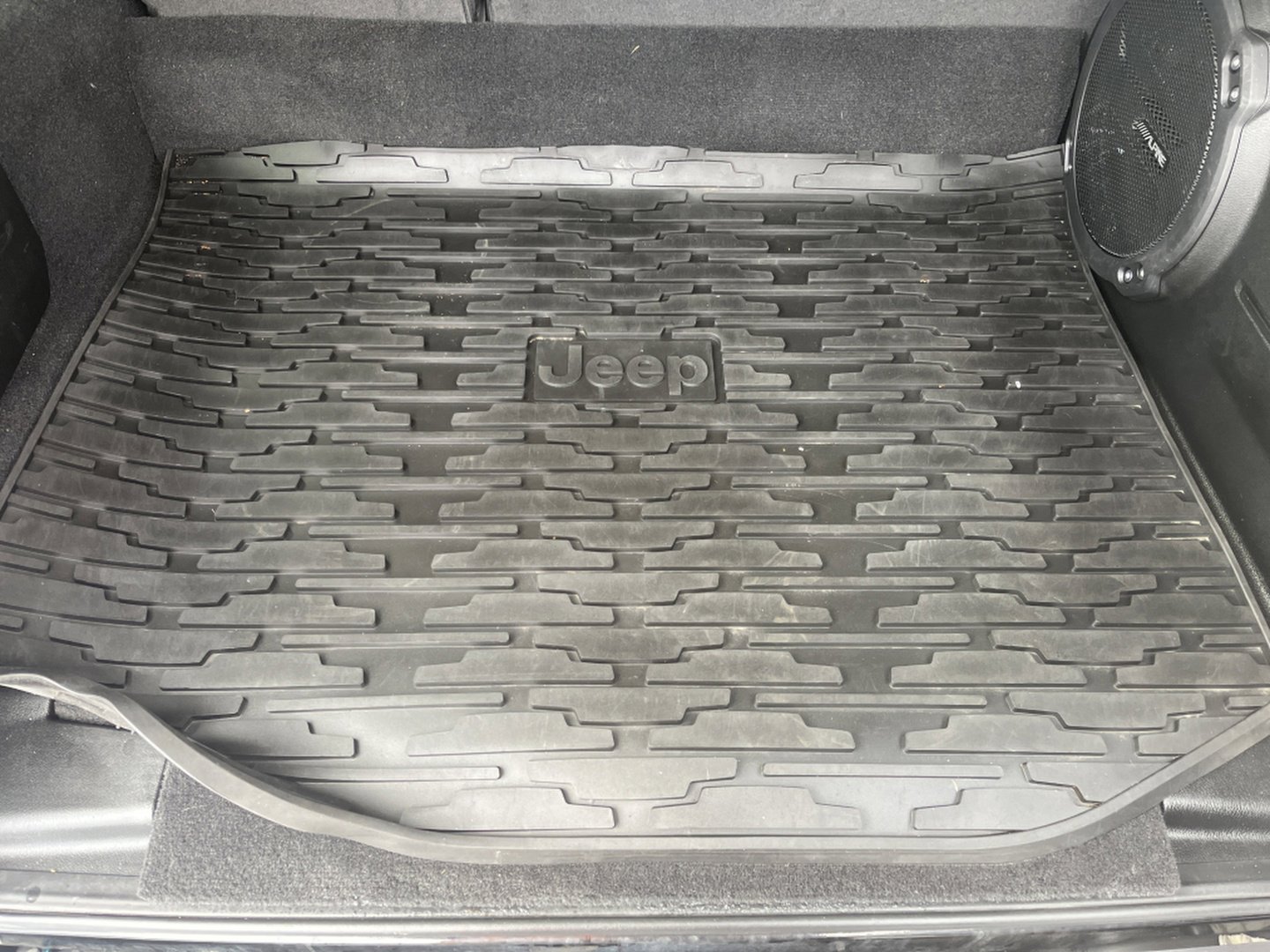 Used 2023 Jeep Wrangler Sahara w/ Cold Weather Group image 13