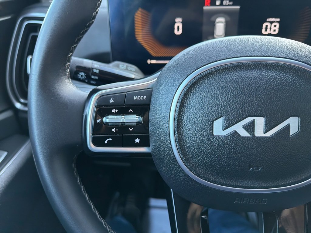 Certified 2025 Kia Sorento S image 36