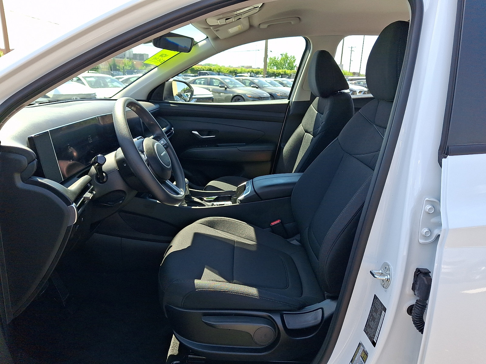 Certified 2025 Hyundai Tucson SE AWD/4WD image 13