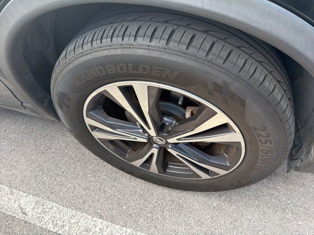 Used 2018 Nissan Rogue SL image 4