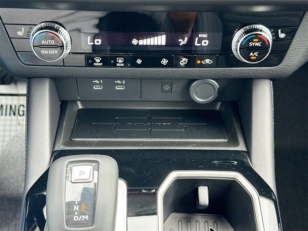 New 2025 Mitsubishi Outlander SE image 16