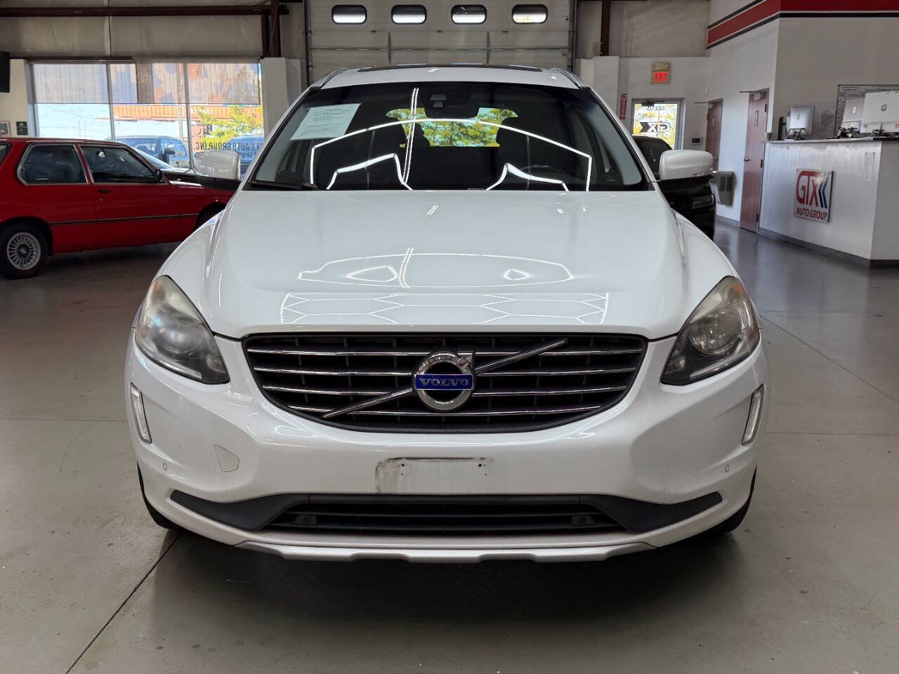 Used 2015 Volvo XC60 T6 w/ Protection Package AWD/4WD image 6