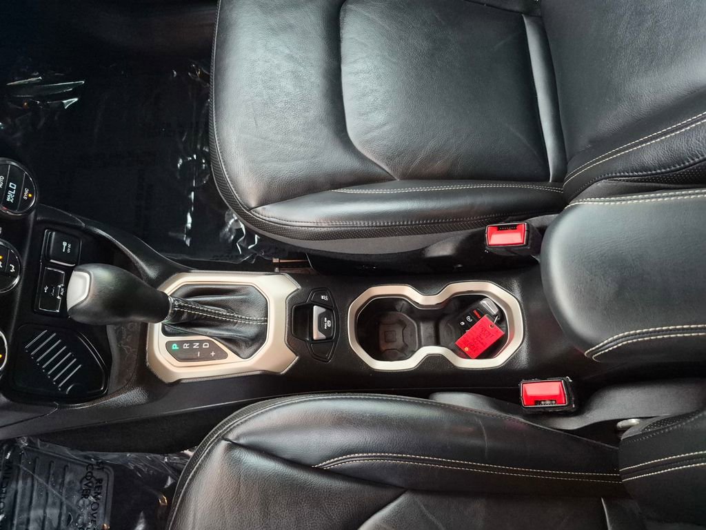 Used 2017 Jeep Renegade Limited image 25