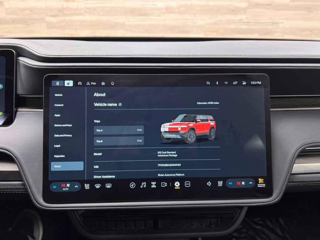 Used 2025 Rivian R1S Adventure image 26
