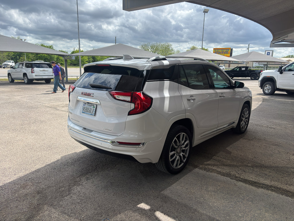 Certified 2024 GMC Terrain Denali w/ Denali Premium Package AWD/4WD image 5