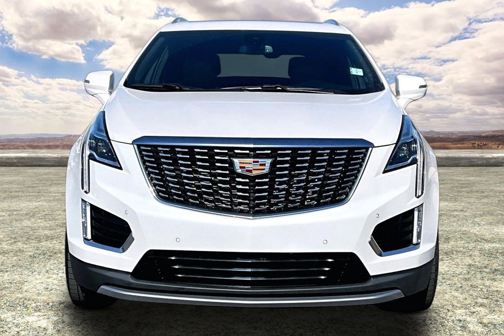 Certified 2022 Cadillac XT5 Premium Luxury FWD image 2