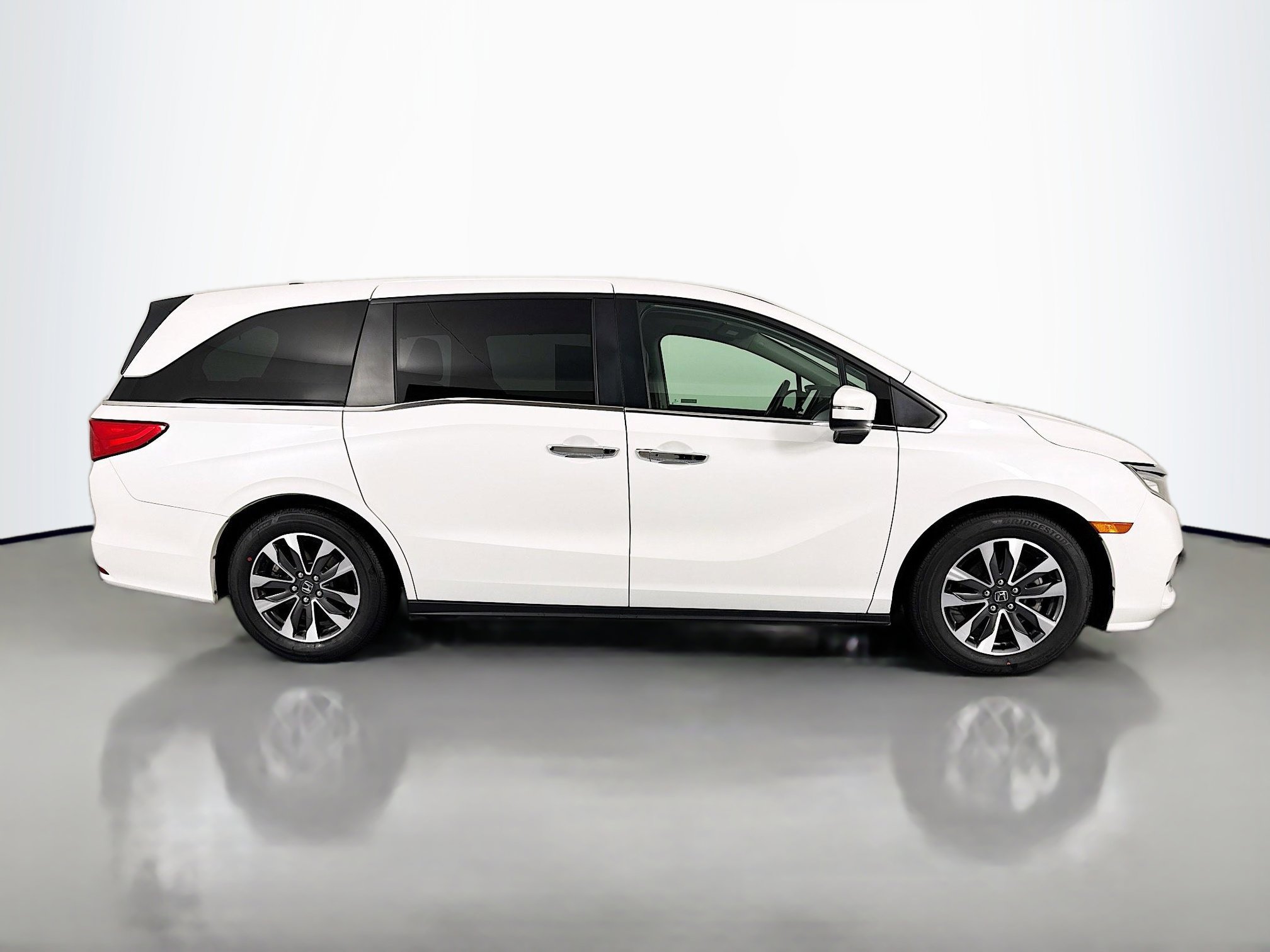 Certified 2023 Honda Odyssey EX-L image 4