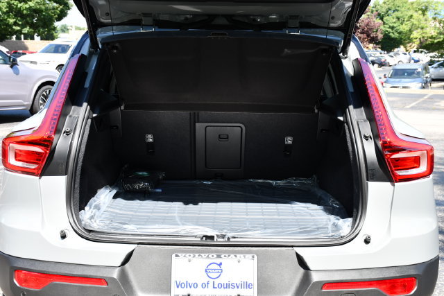 New 2026 Volvo XC40 B5 Ultra w/ Protection Package Premier AWD/4WD image 27