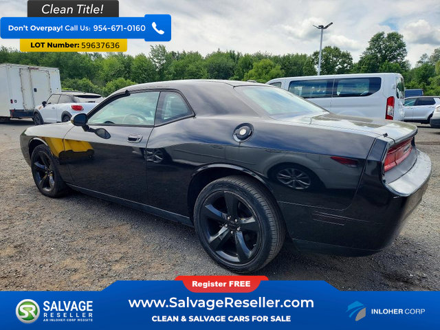Used 2009 Dodge Challenger SE RWD image 3
