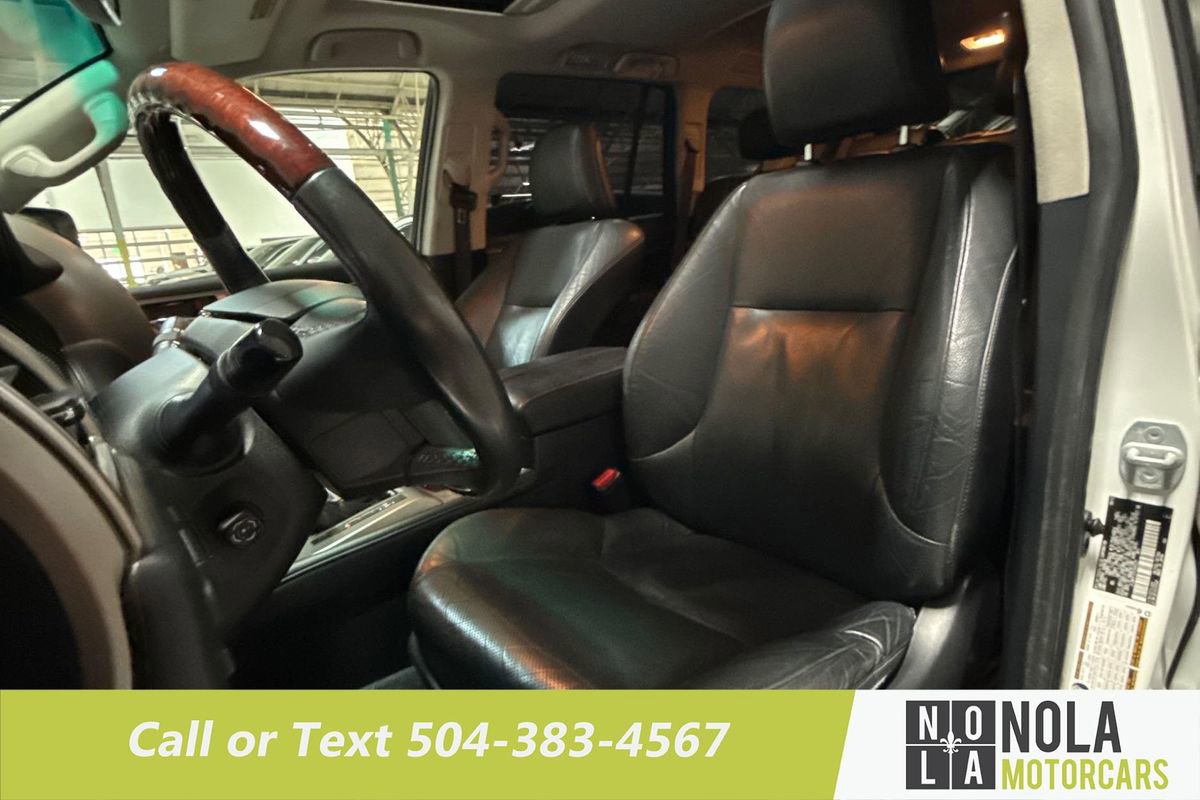 Used 2014 Lexus GX 460 w/ Premium Package AWD/4WD image 24