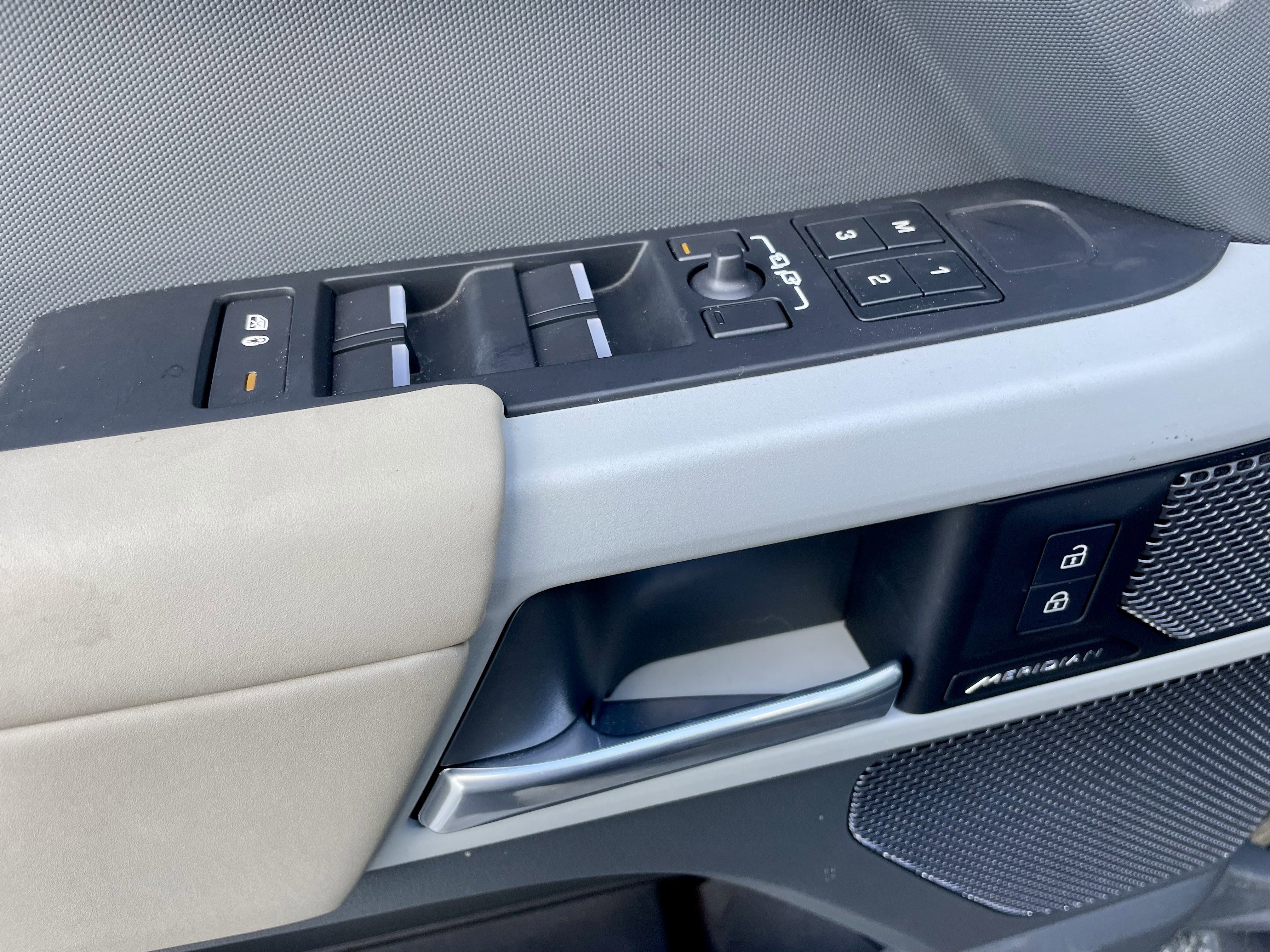 Certified 2024 Land Rover Defender 110 S image 11