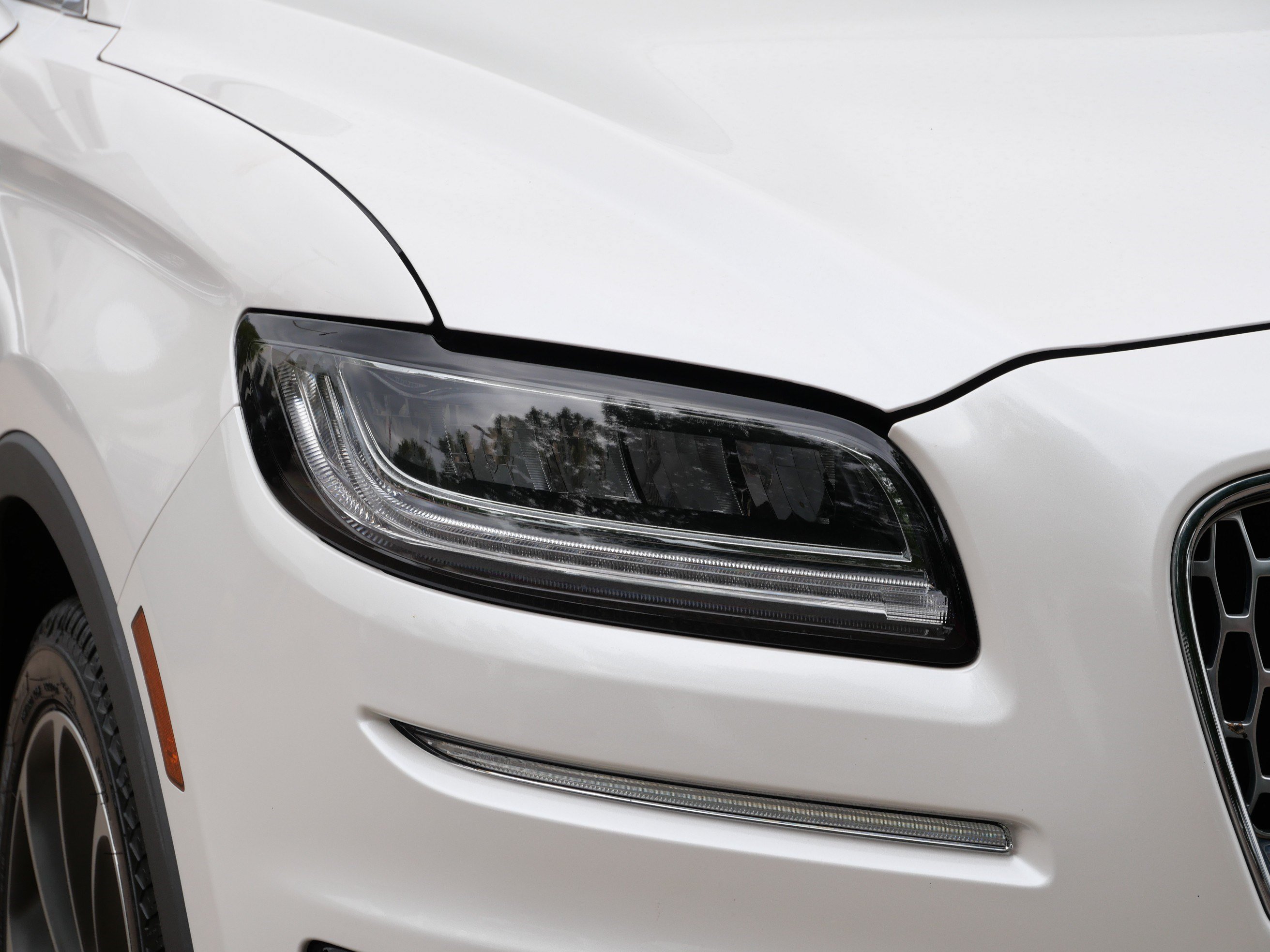 Used 2019 Lincoln Nautilus Reserve AWD/4WD image 16