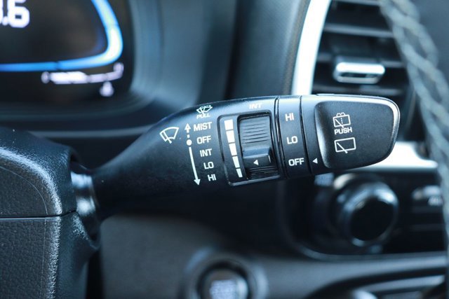 Used 2025 Hyundai Venue SEL image 21