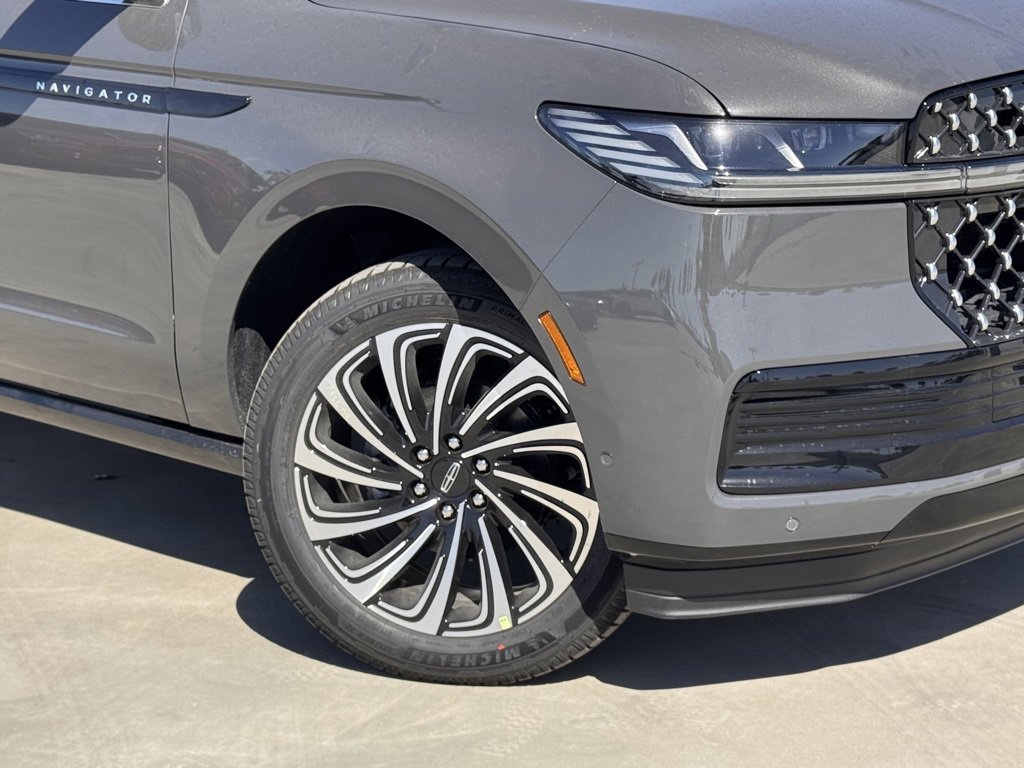 New 2025 Lincoln Navigator Black Label image 4
