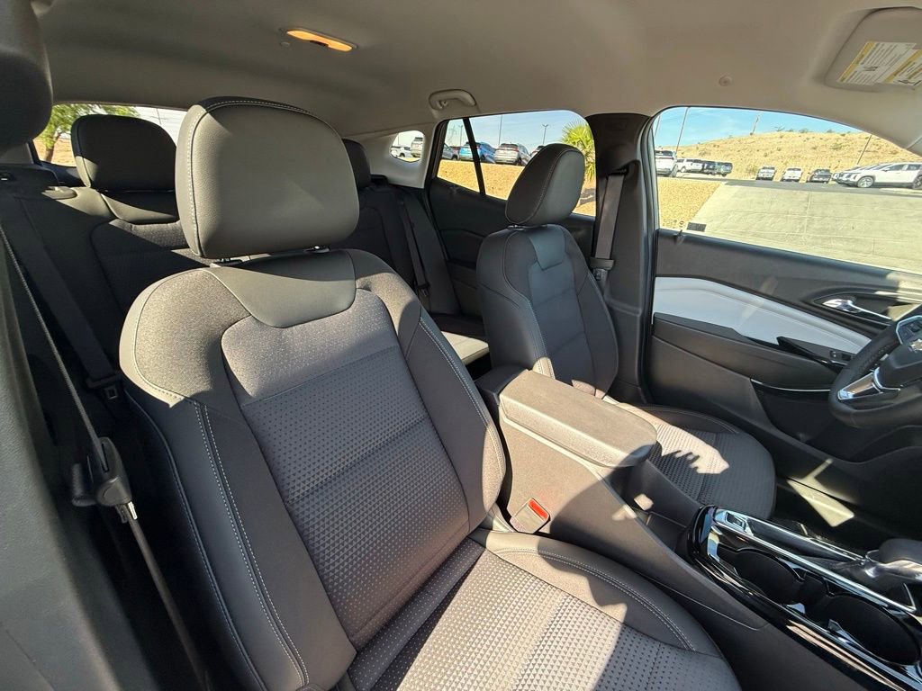 Certified 2025 Chevrolet Trax LT w/ LT Convenience Package image 14