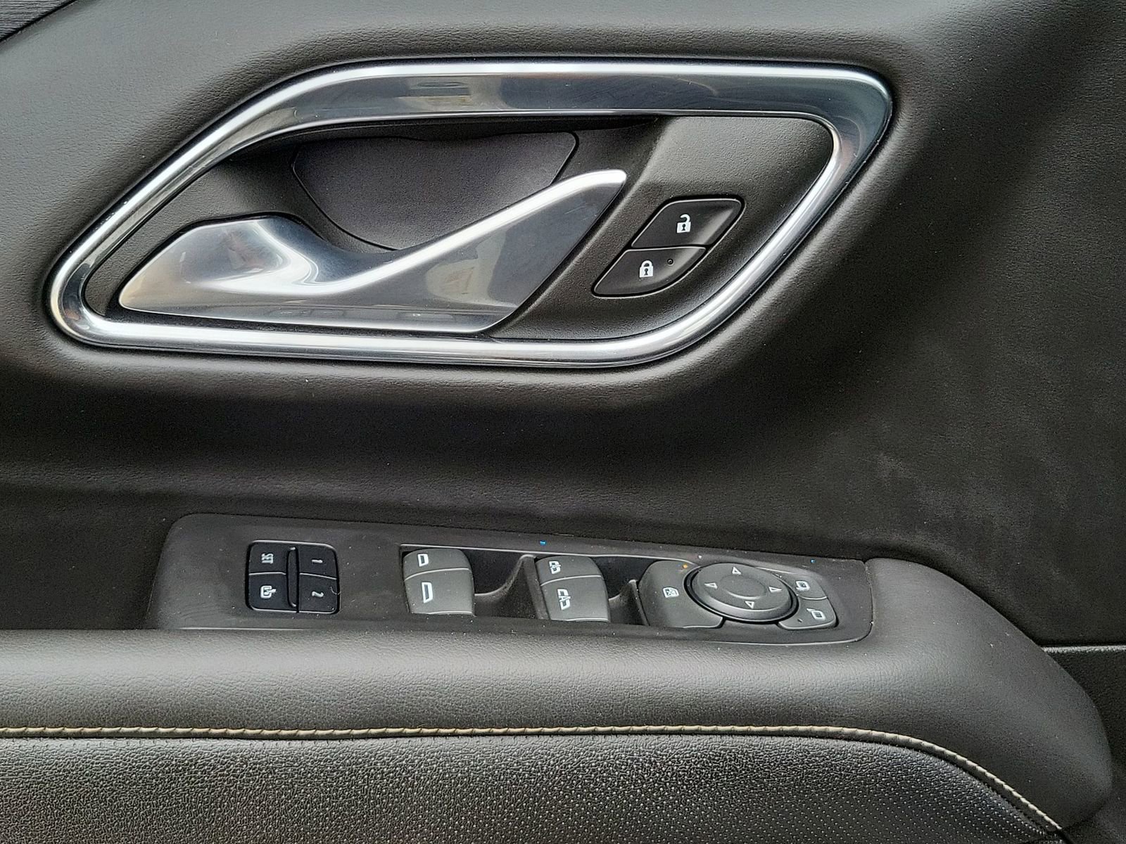 Certified 2023 GMC Yukon XL SLT image 23