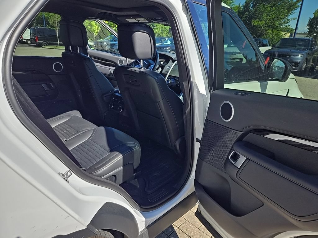 Certified 2025 Land Rover Discovery S AWD/4WD image 19