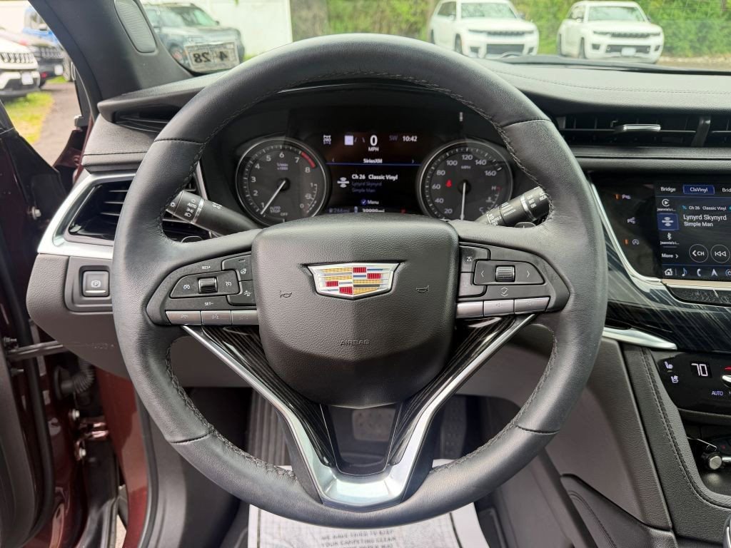Used 2023 Cadillac XT6 Premium Luxury w/ Technology Package AWD/4WD image 14