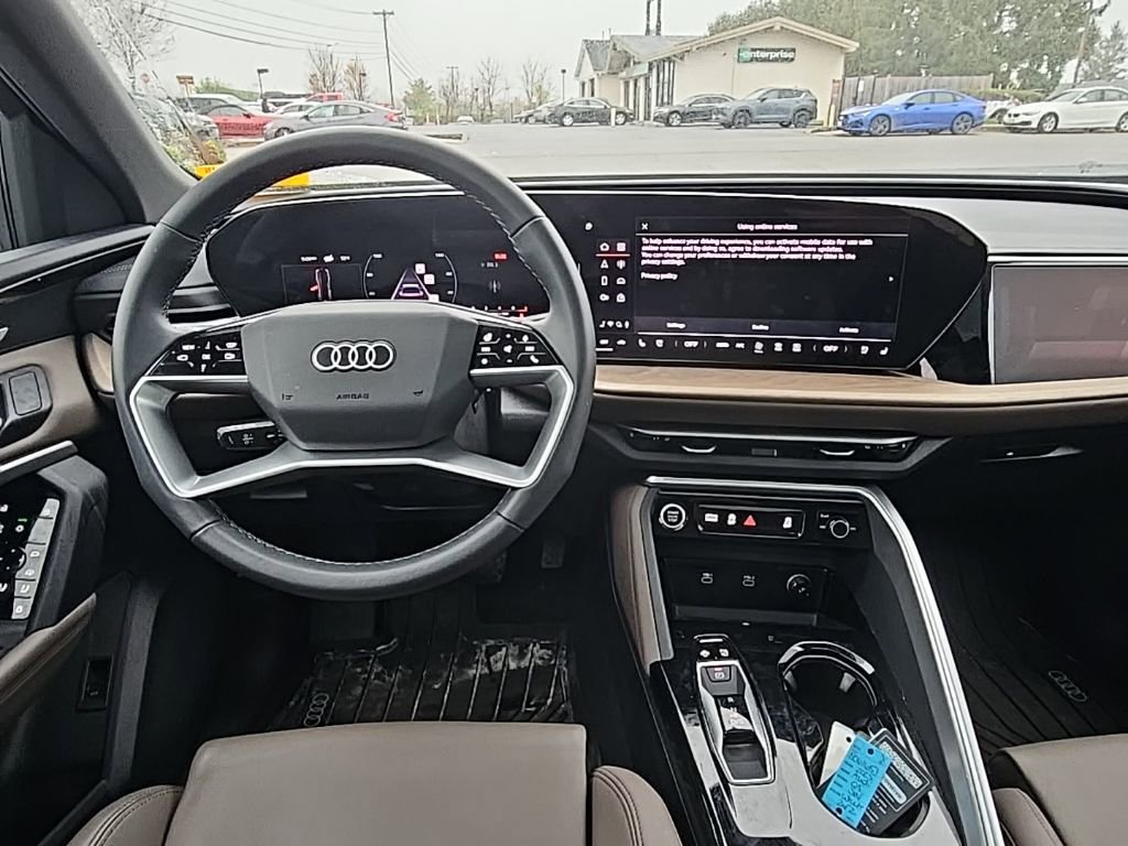 Certified 2025 Audi Q5 Prestige image 2