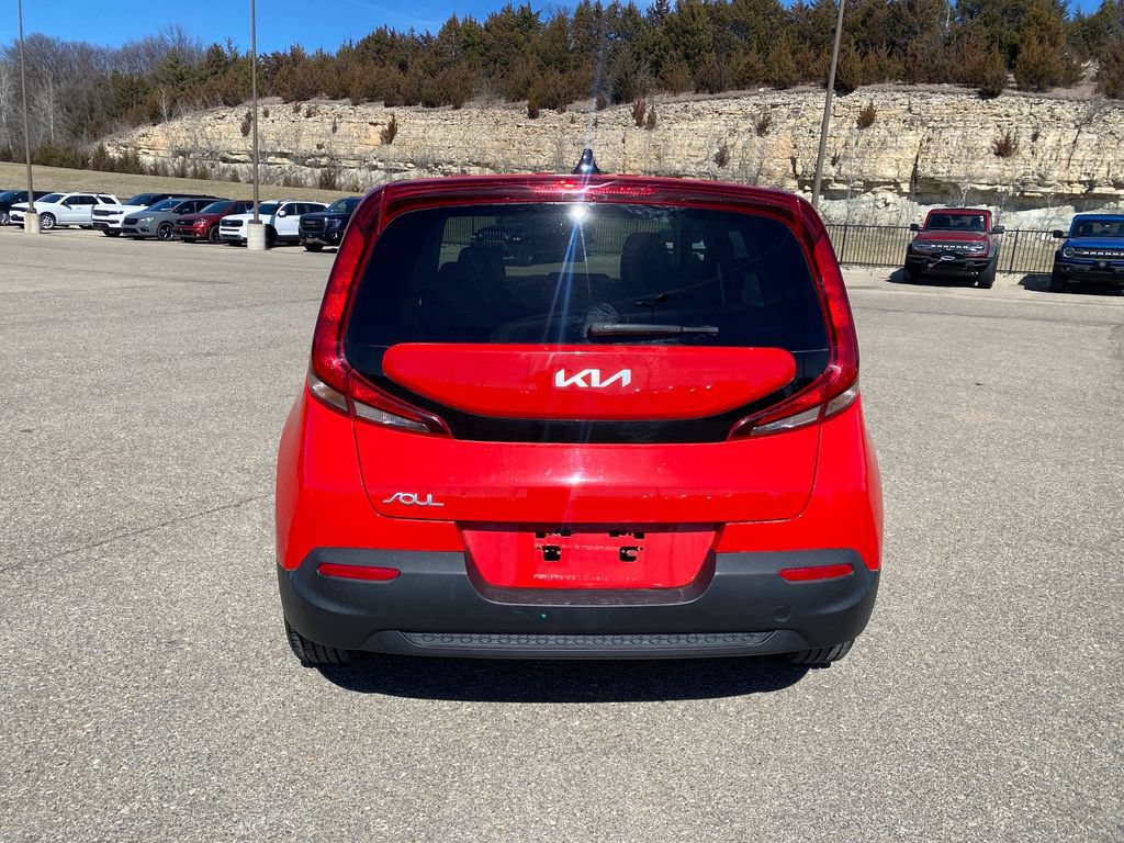 Used 2022 Kia Soul S FWD image 4