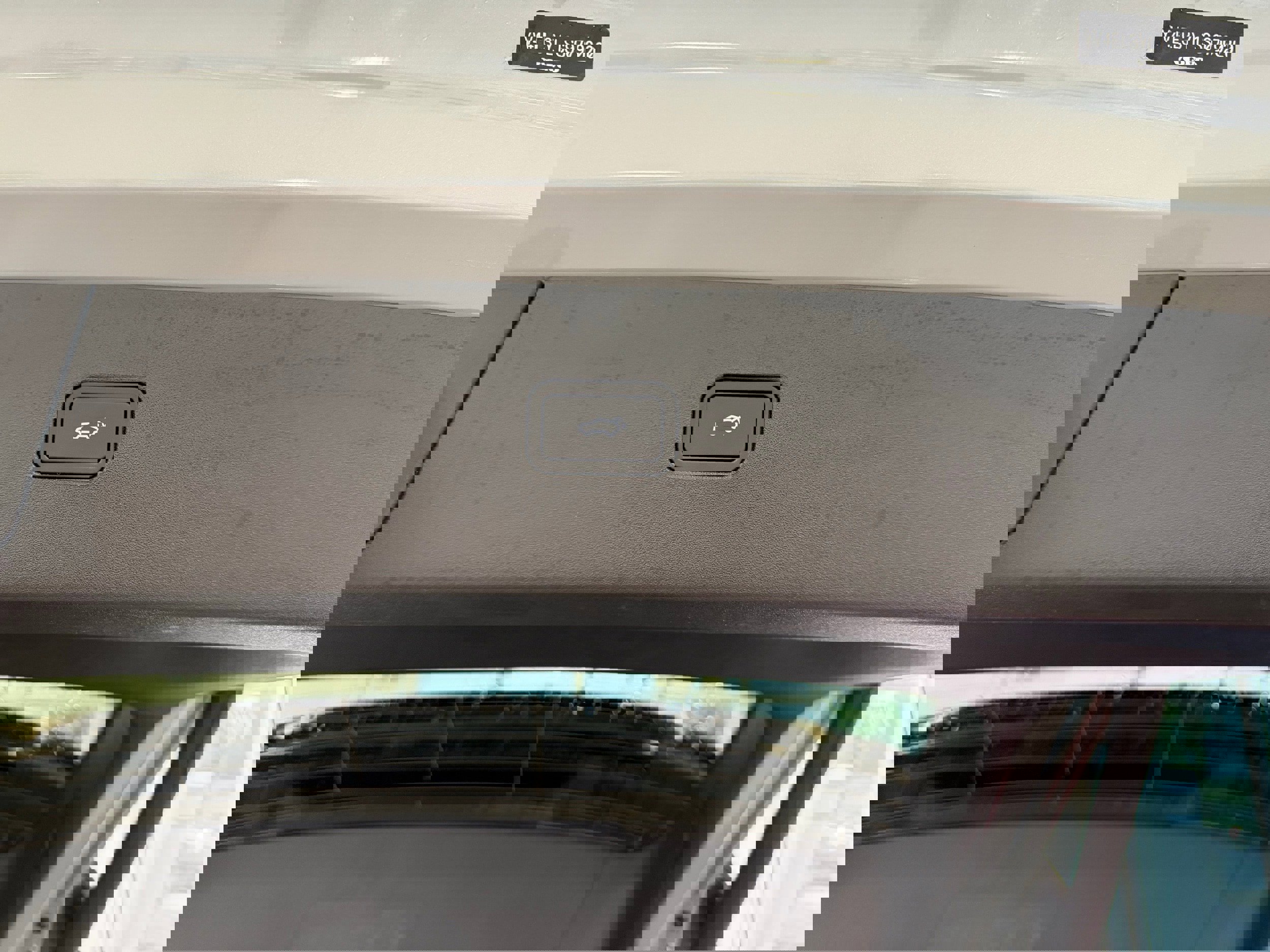 Certified 2025 Volvo EX30 Ultra image 32