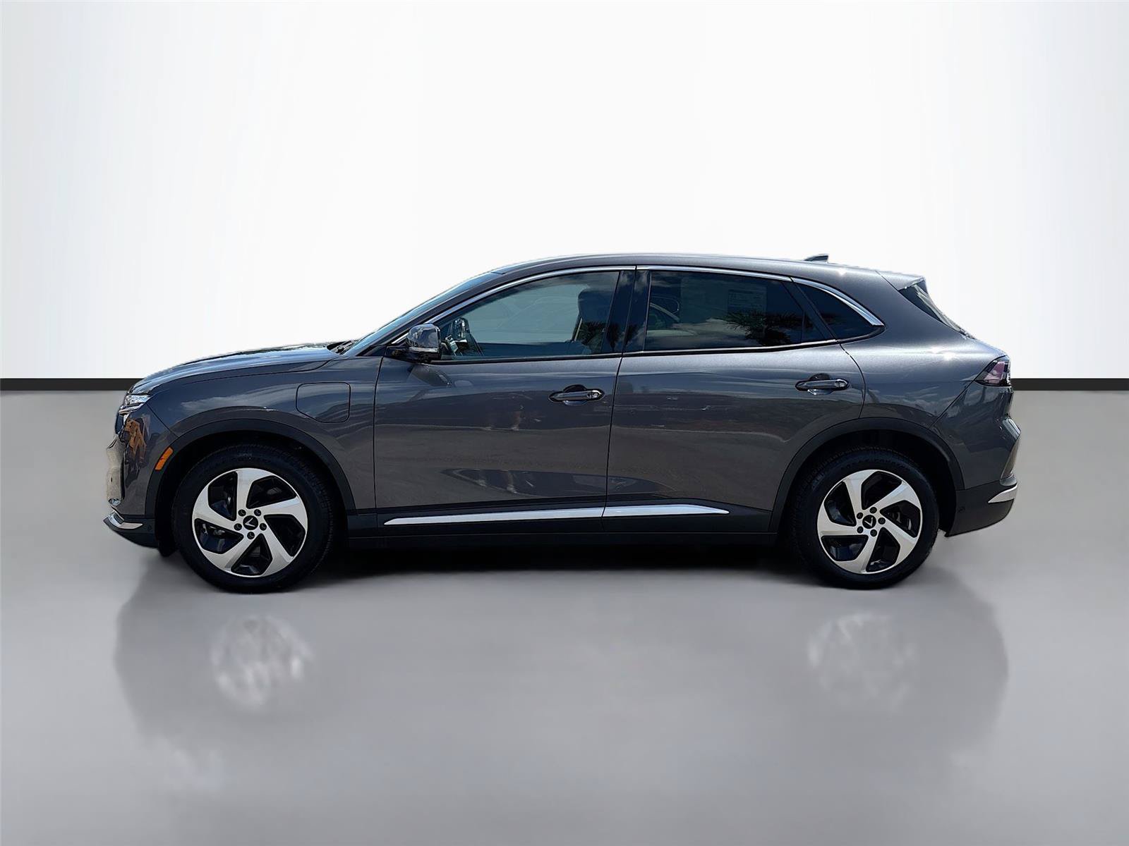 New 2025 VinFast VF 8 Eco AWD/4WD image 4