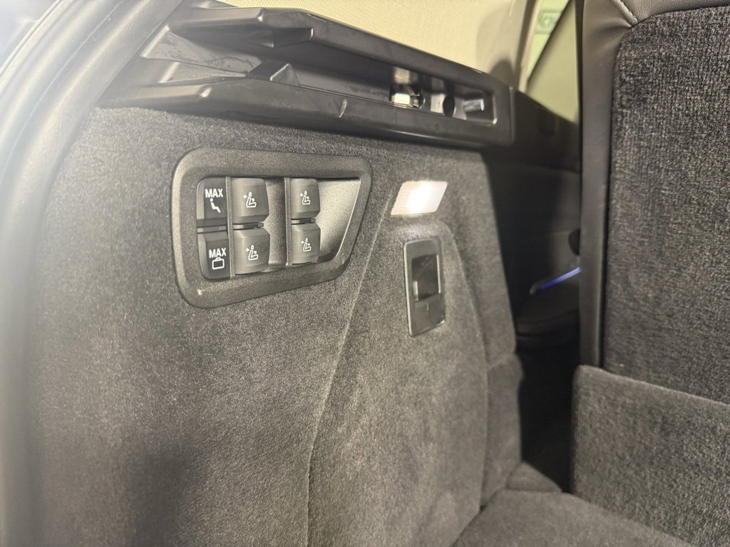 Used 2025 BMW X7 xDrive40i image 13