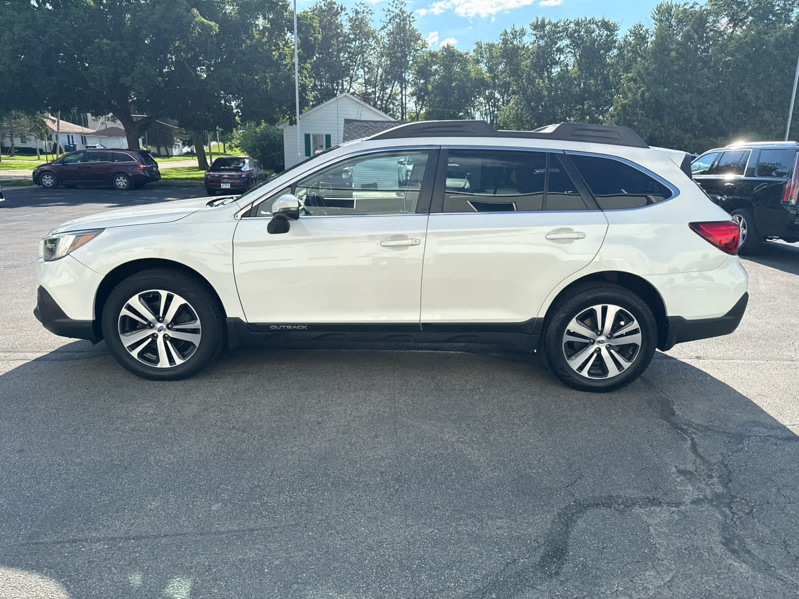 Used 2018 Subaru Outback 3.6R Limited AWD/4WD image 6