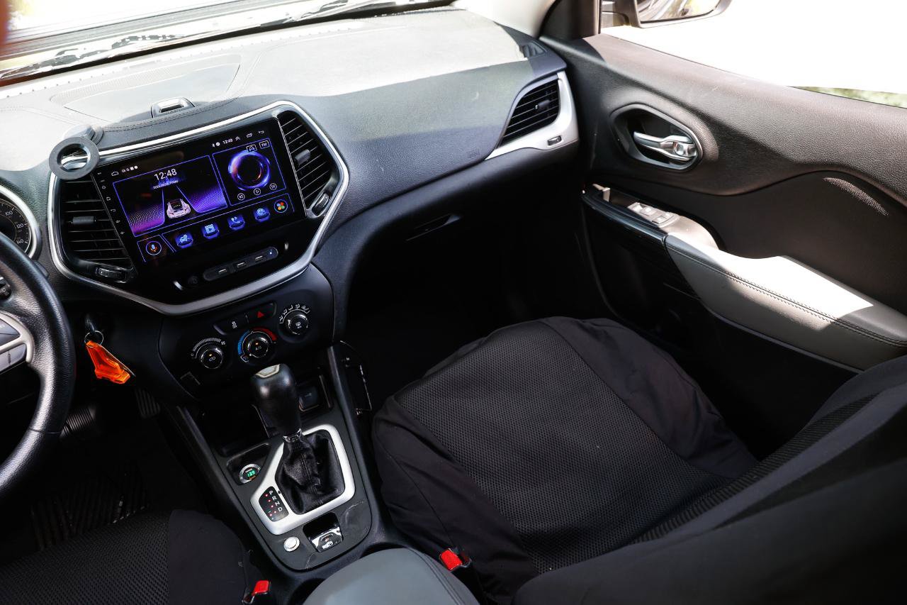 Used 2014 Jeep Cherokee Sport FWD image 22