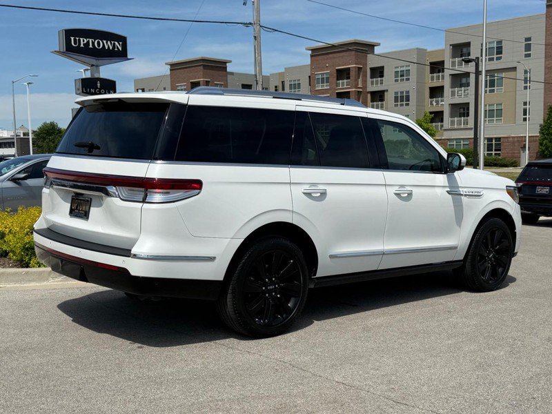 Certified 2024 Lincoln Navigator Reserve AWD/4WD image 3