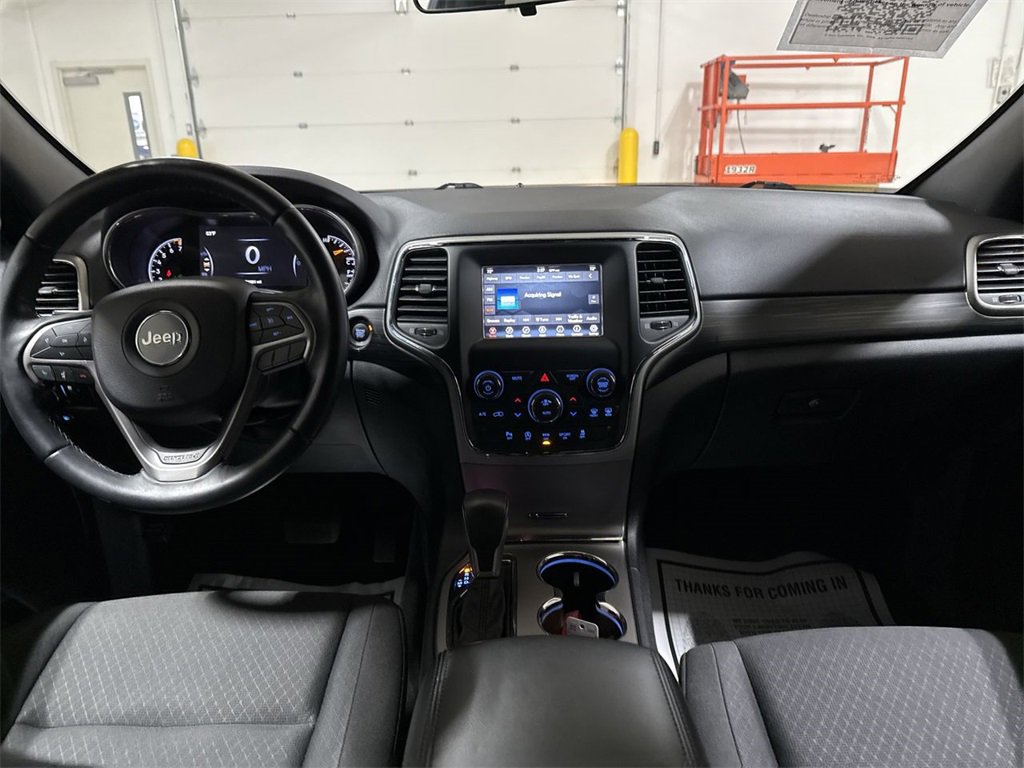 Used 2019 Jeep Grand Cherokee Laredo image 10