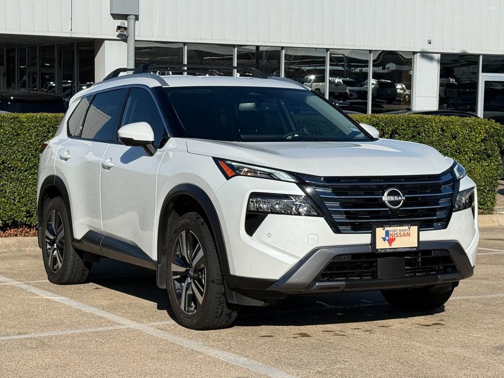 Used 2025 Nissan Rogue SL image 2