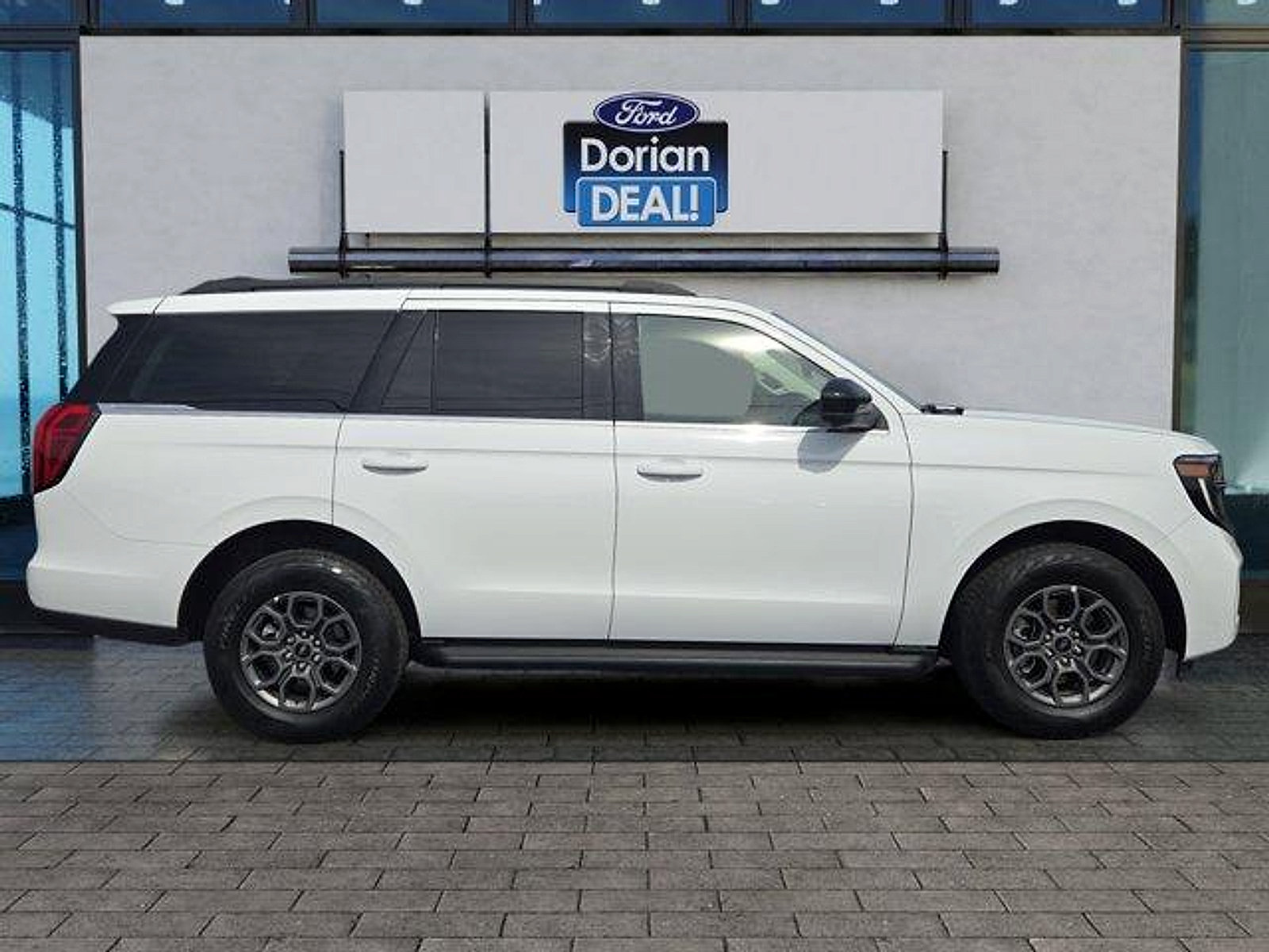 Certified 2025 Ford Expedition Active RWD image 2