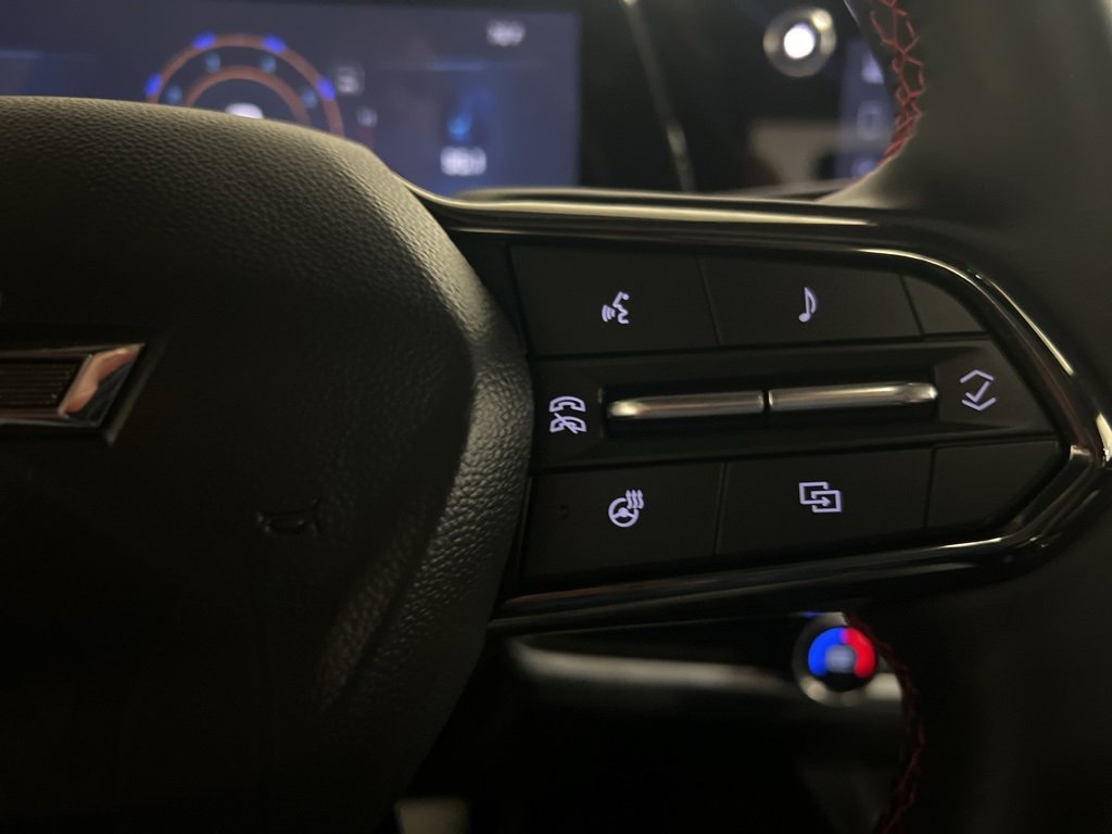 Certified 2025 Chevrolet Equinox RS w/ Safety and Technology Package image 16