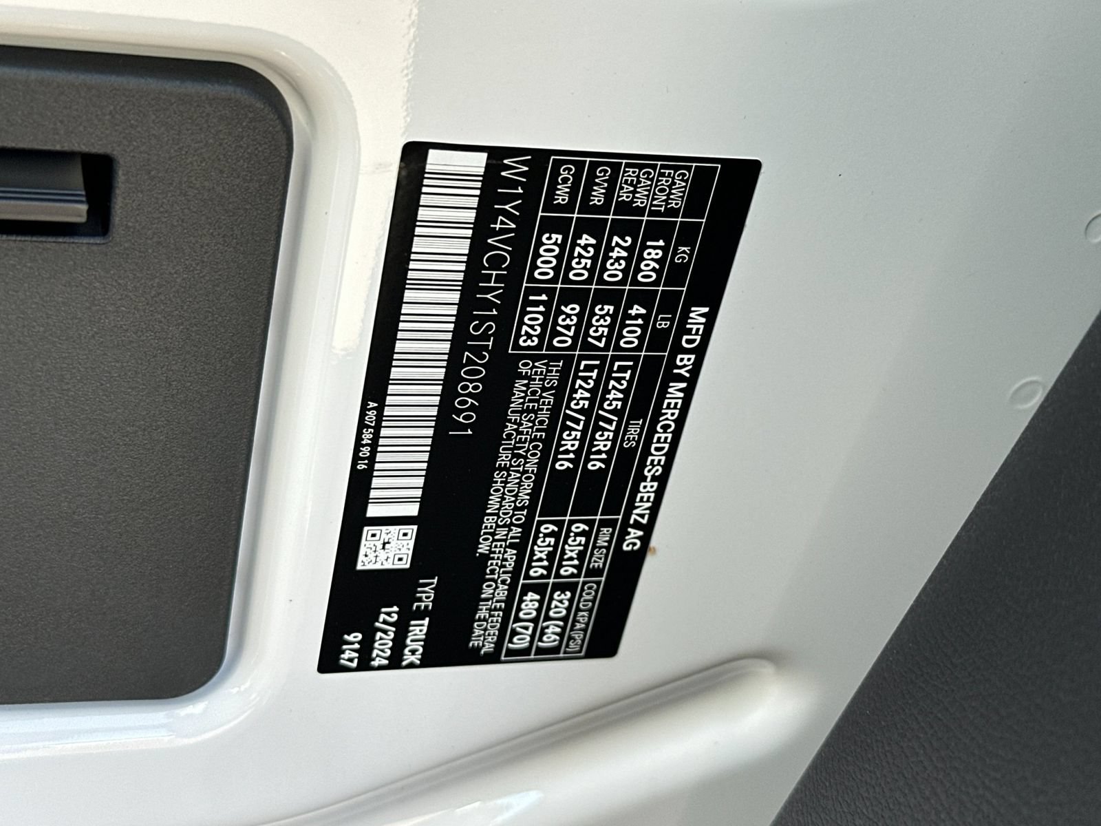 New 2025 Mercedes-Benz eSprinter 170 Cargo image 34