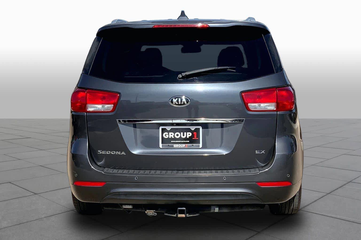 Used 2017 Kia Sedona EX FWD image 5