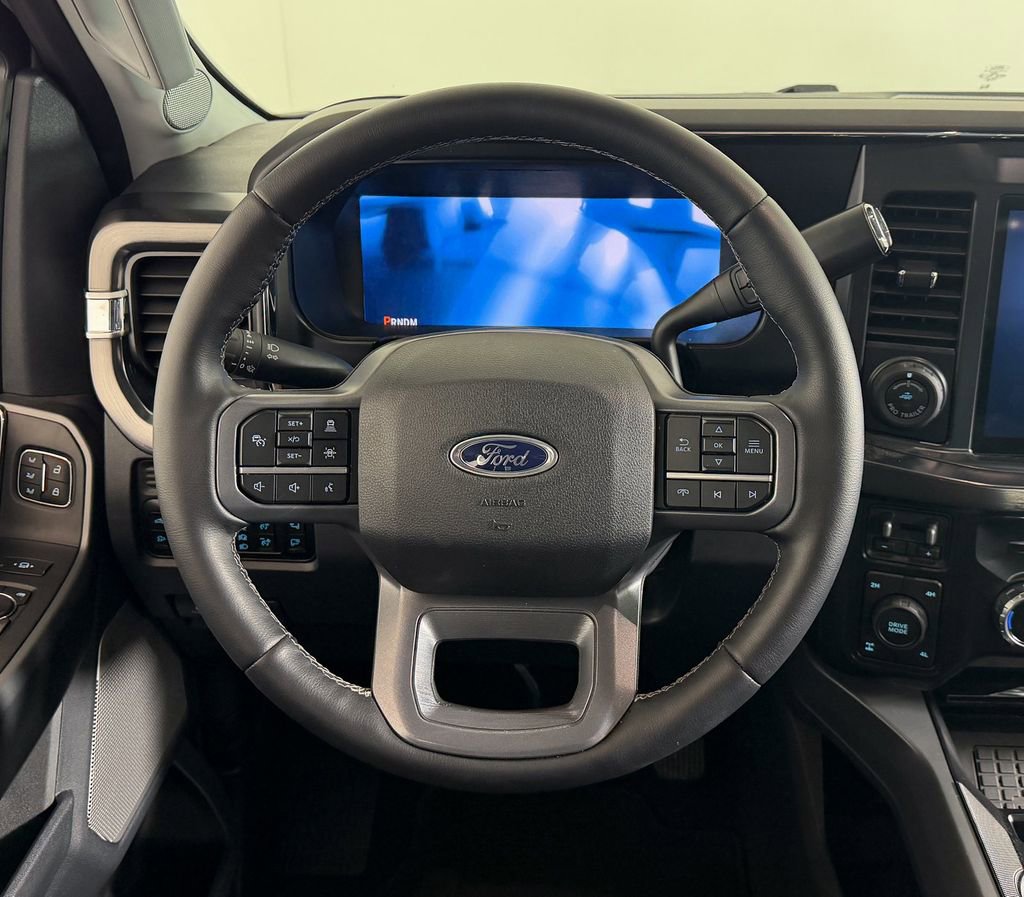 Used 2026 Ford F350 Lariat w/ Black Appearance Package image 9