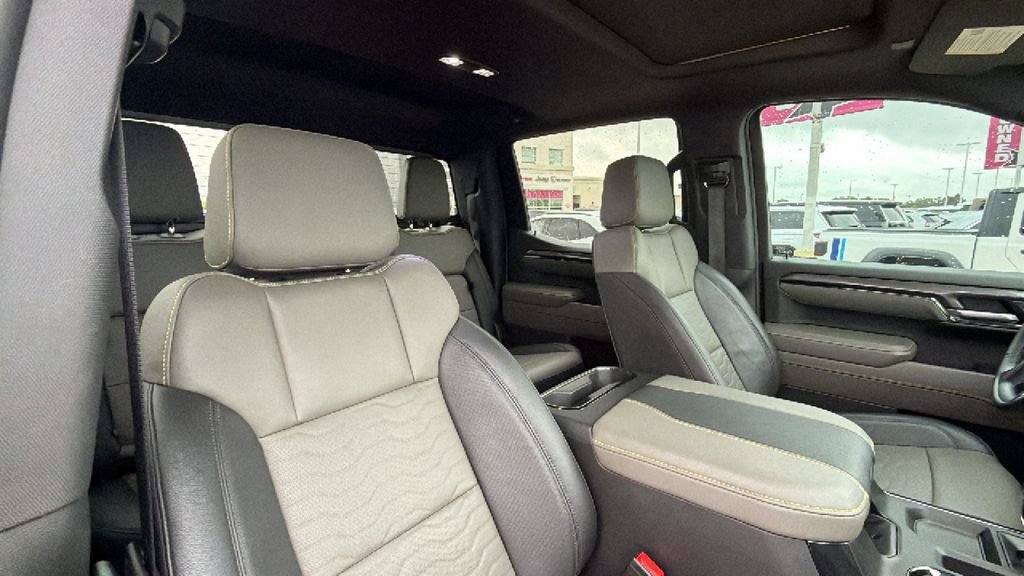 Used 2023 Chevrolet Silverado 1500 ZR2 w/ Technology Package AWD/4WD image 32