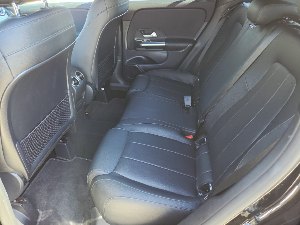 Used 2021 Mercedes-Benz GLA 250 w/ Premium Package image 16