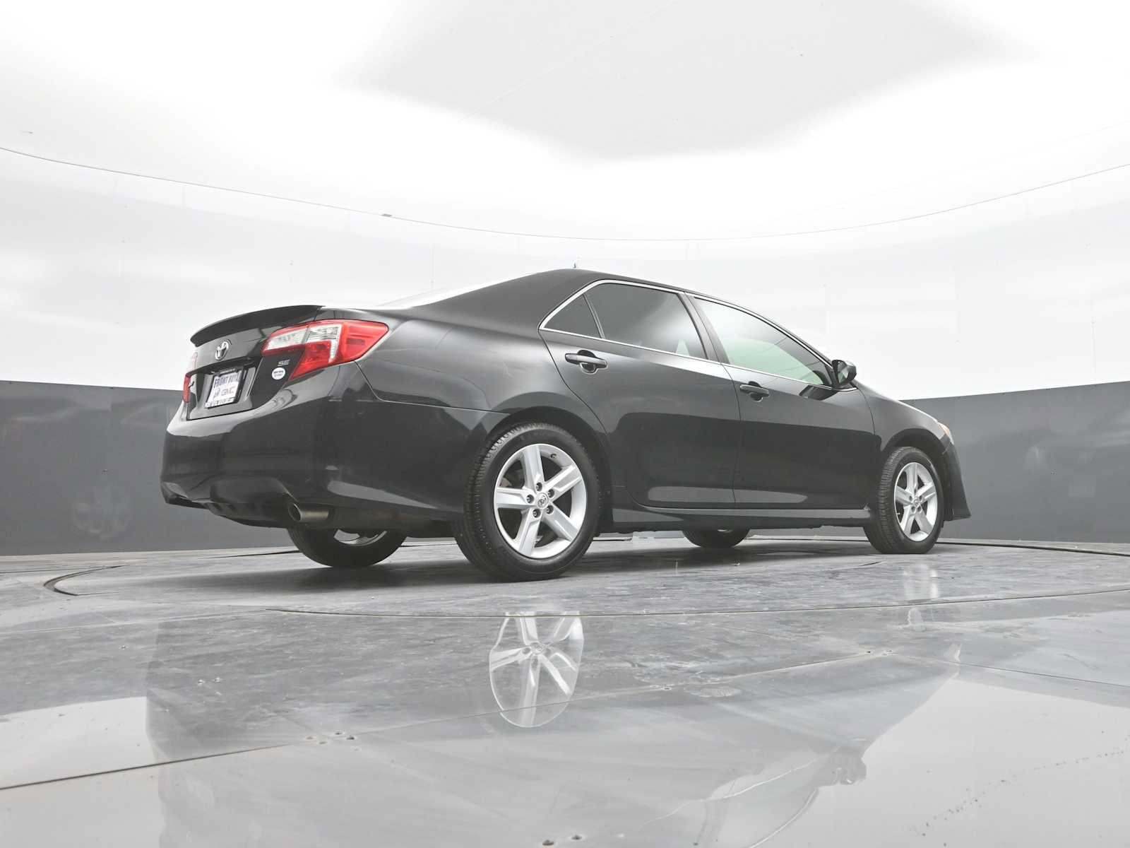 Used 2014 Toyota Camry SE FWD image 74