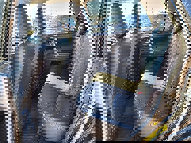 Used 2015 Toyota 4Runner SR5 image 6