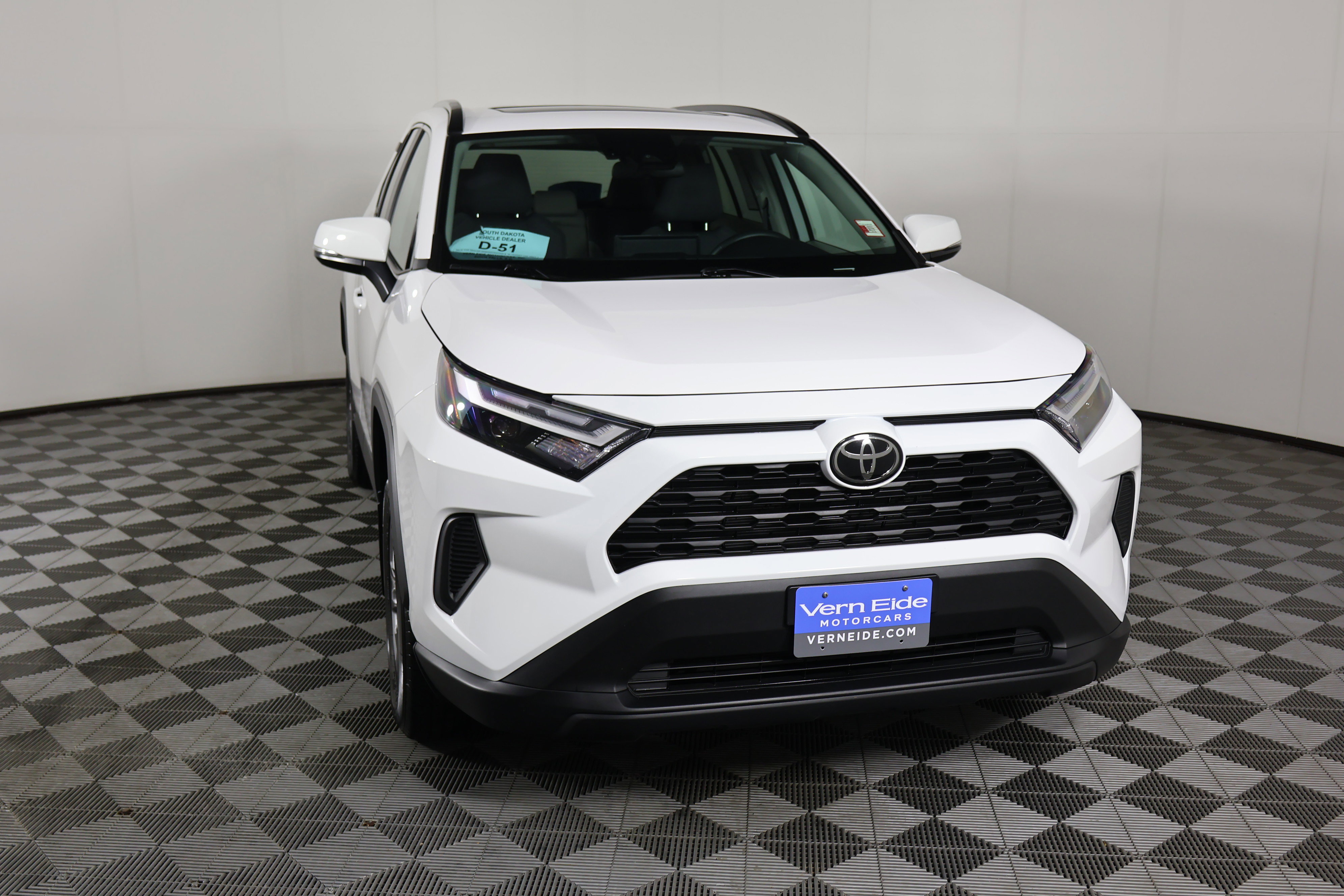 Used 2025 Toyota RAV4 XLE w/ Convenience Package image 3