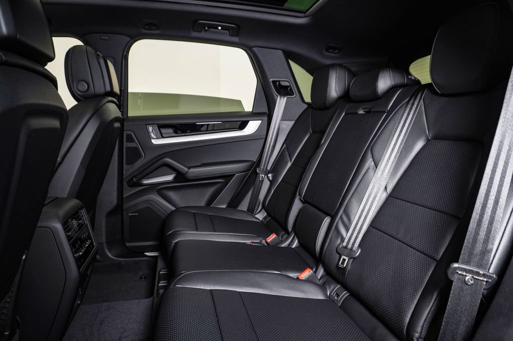 New 2026 Porsche Cayenne AWD/4WD image 17