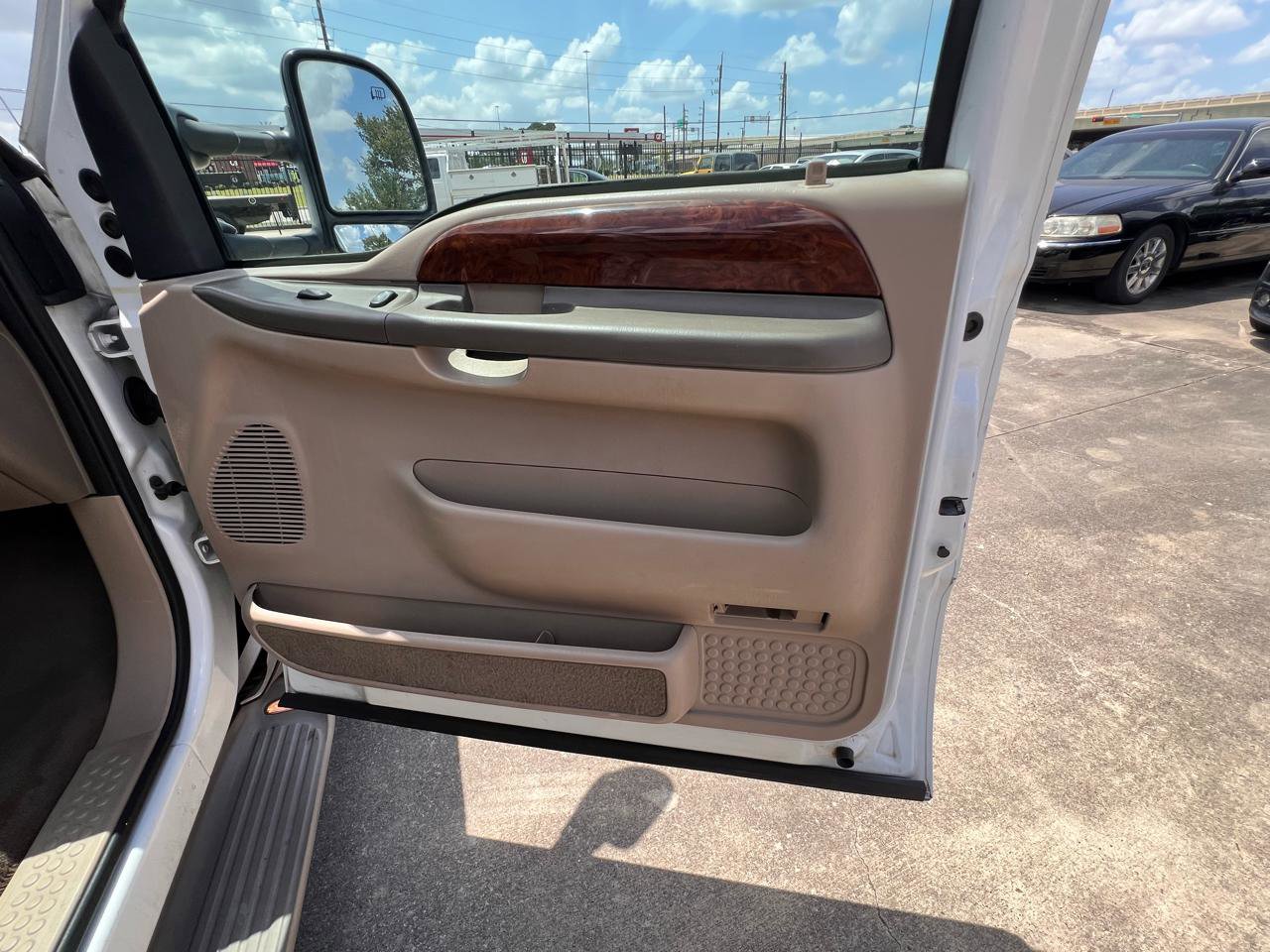 Used 2001 Ford Excursion Limited RWD image 30